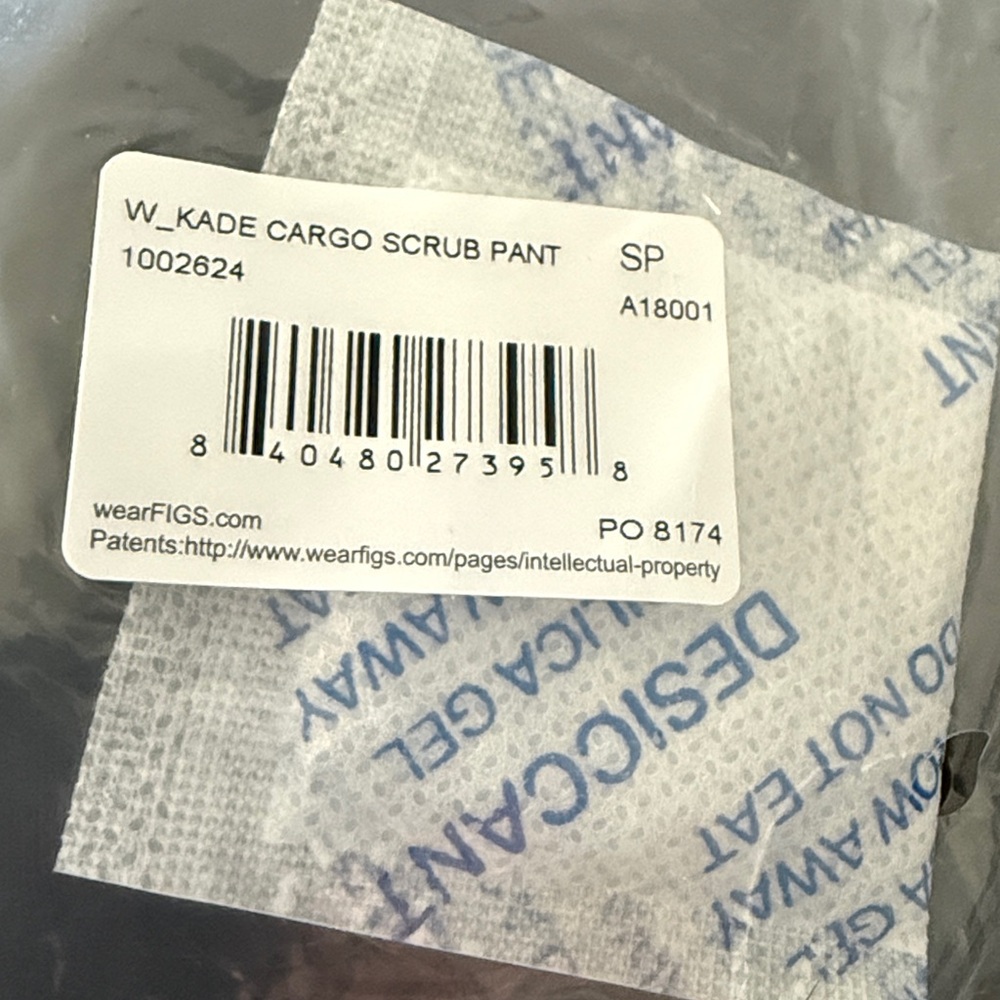 Figs NEW Women's Kade Cargo Scrub Pants in Black with Gray Drawstring Size s/p - Picture 2 of 7